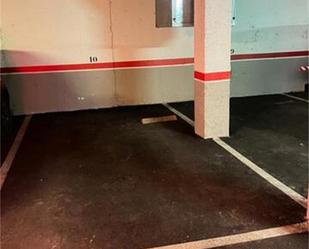 Parkplatz von Garage miete in Lena
