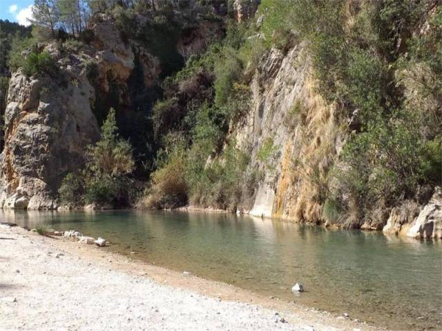 Piso en Venta en Calle Miguel Garrido Marín, 33 en Cortes de Arenoso