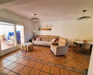 Living room of House or chalet for sale in Alcázar de San Juan  with Air Conditioner, Swimming Pool and Balcony