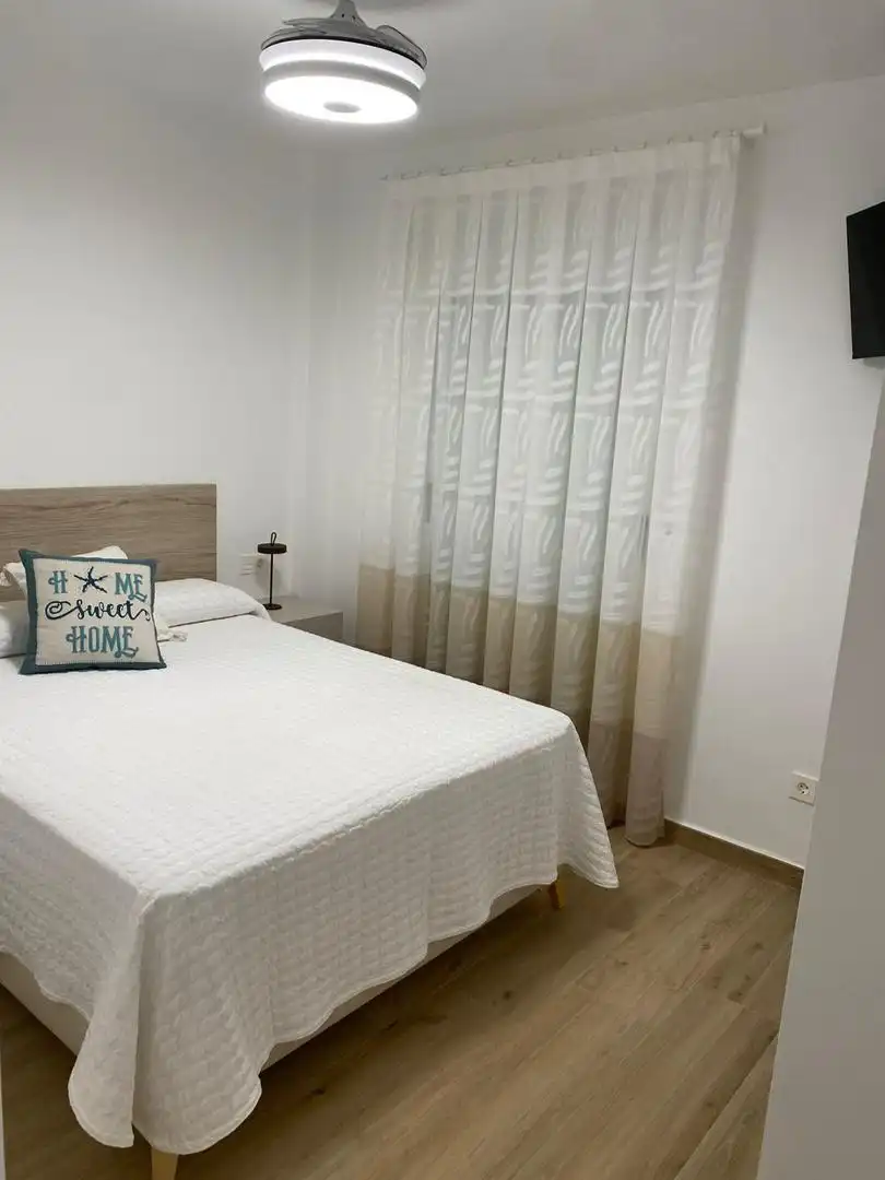 Schlafzimmer von Wohnung zur Miete in La Manga del Mar Menor mit Klimaanlage, Heizung und Möbliert