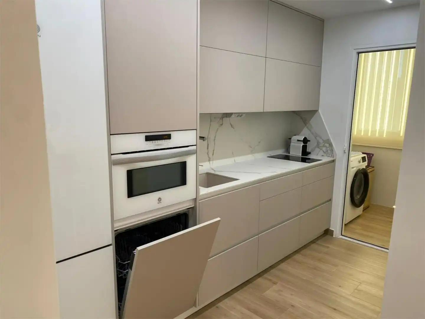 Küche von Wohnung zur Miete in La Manga del Mar Menor mit Klimaanlage, Heizung und Möbliert
