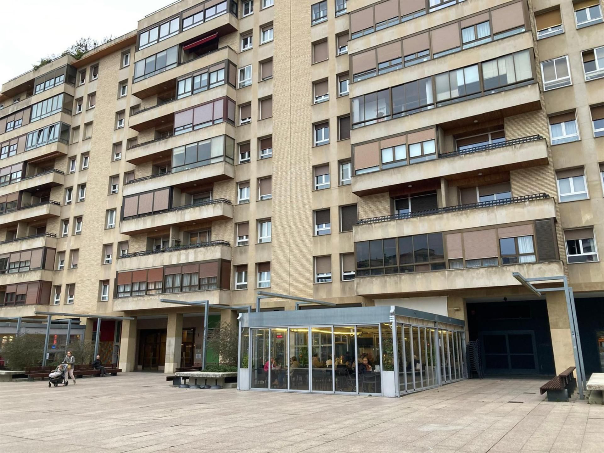 Vista exterior de Pis en venda en  Pamplona / Iruña amb Calefacció, Parquet i Forn