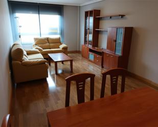 Living room of Flat to rent in Cuenca Capital  with Heating, Private garden and Parquet flooring
