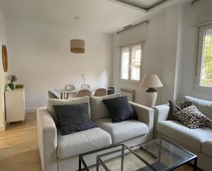Living room of Flat to rent in  Madrid Capital  with Air Conditioner, Heating and Parquet flooring