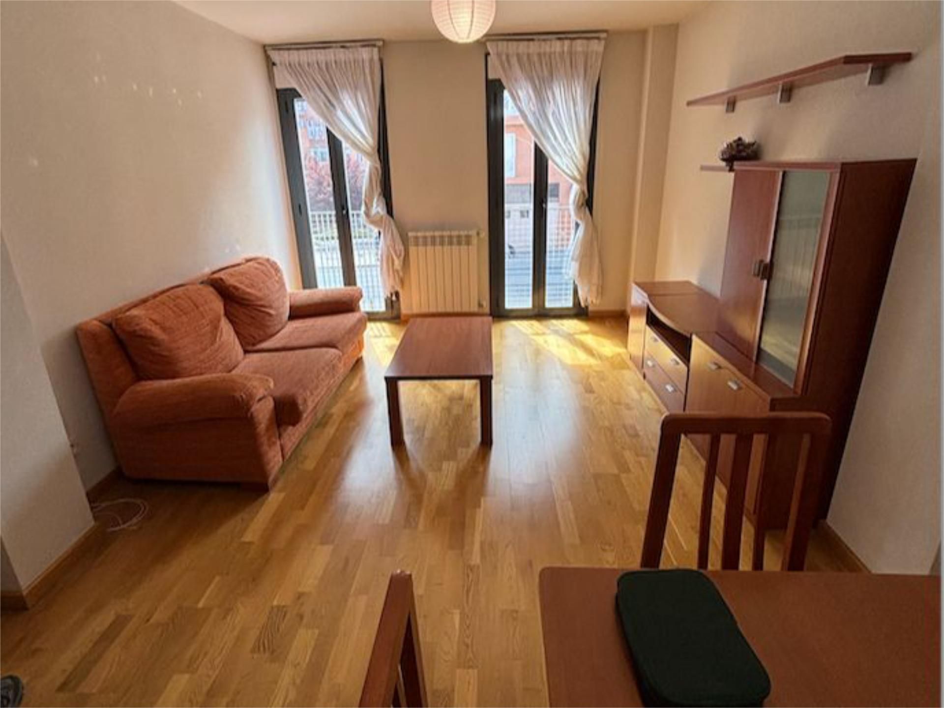 Living room of Flat for sale in Segovia Capital  with Heating, Parquet flooring and Storage room
