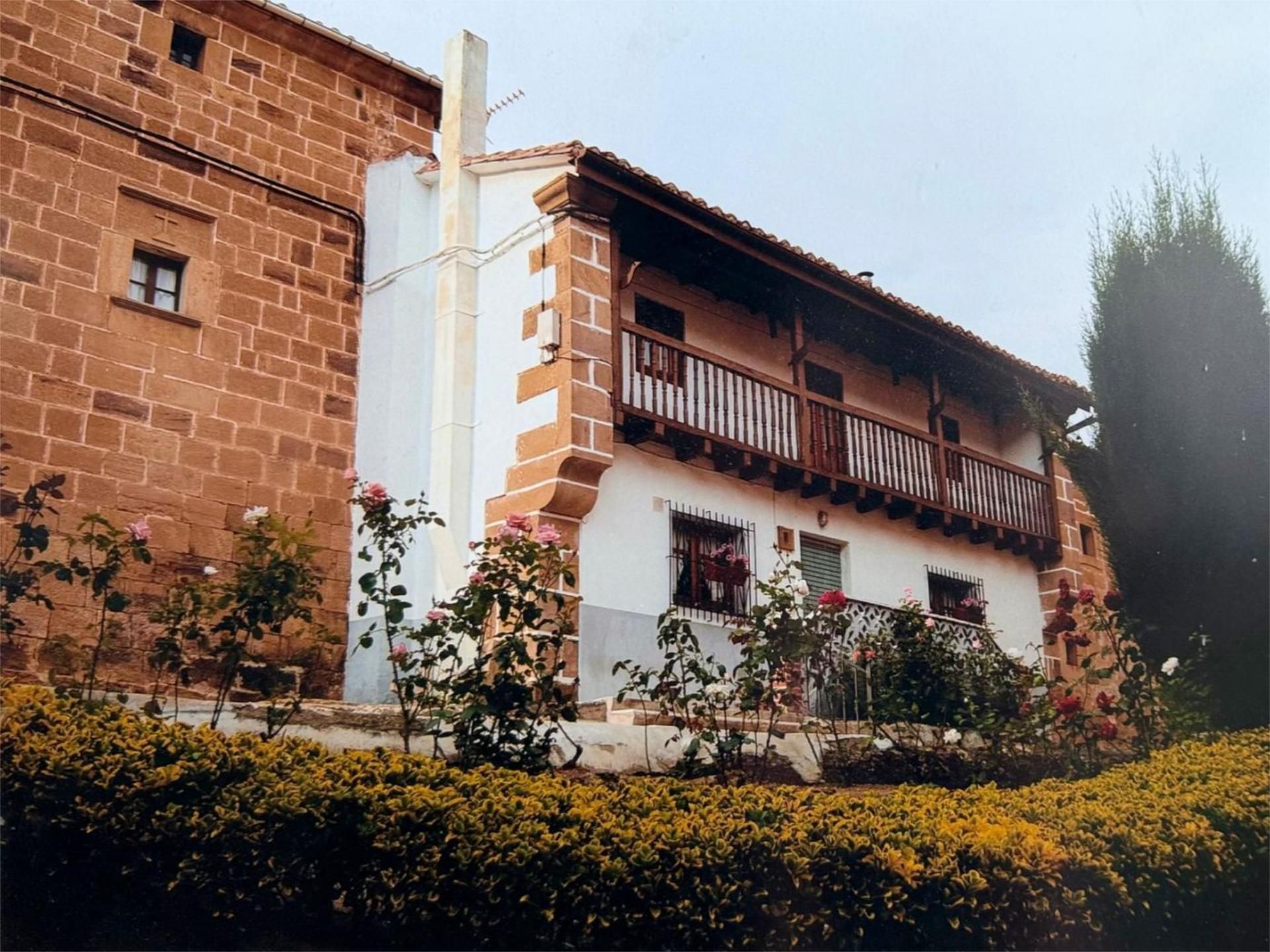 Exterior view of Single-family semi-detached for sale in Valderredible  with Balcony