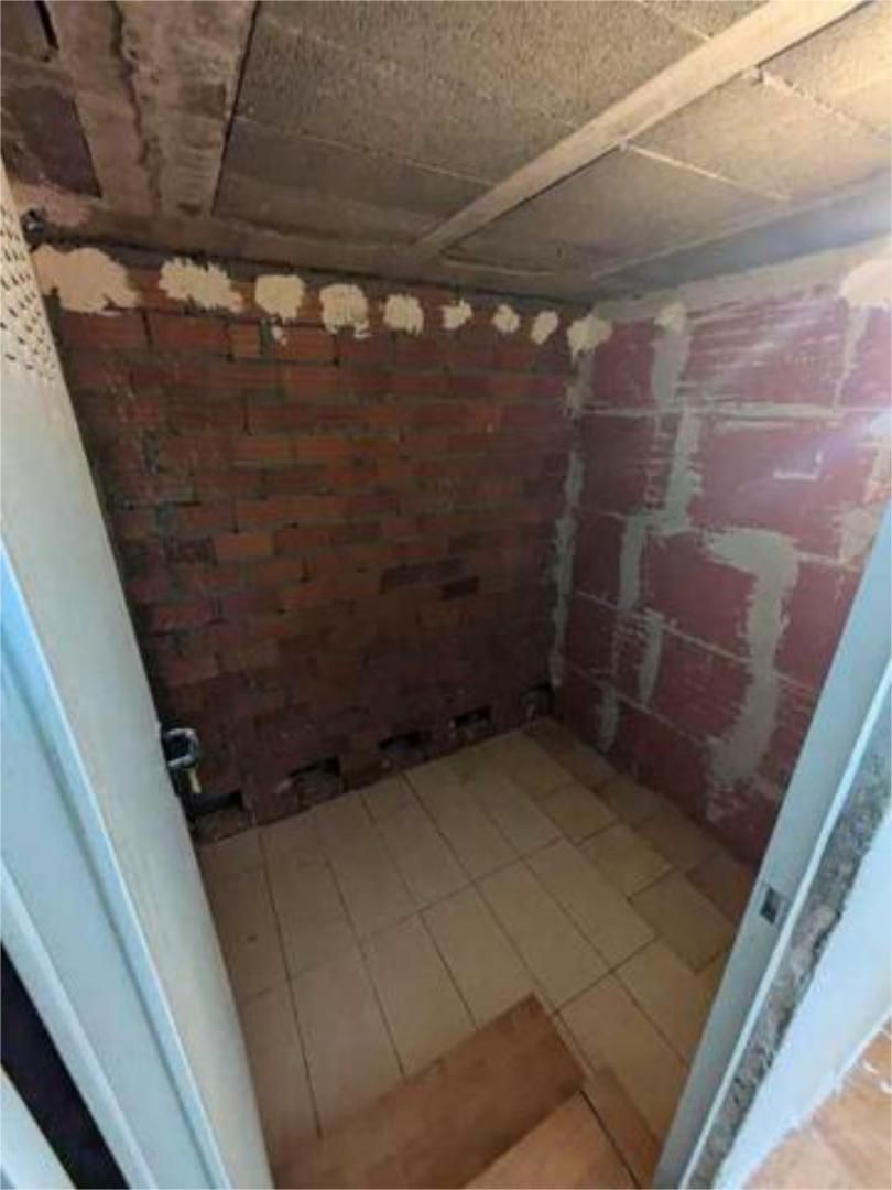 Box room to rent in Vigo 