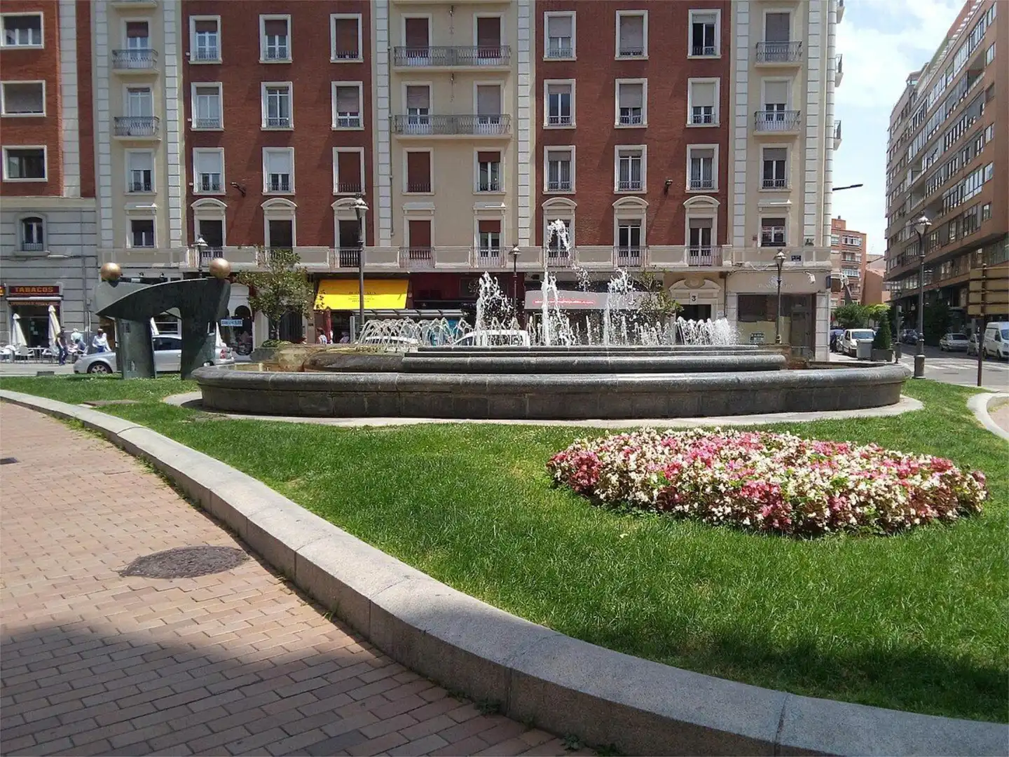Pis en venda a Calle Perú, 5, Campo Grande Vista exterior de Pis en venda en Valladolid amb Calefacció, Parquet i Moblat