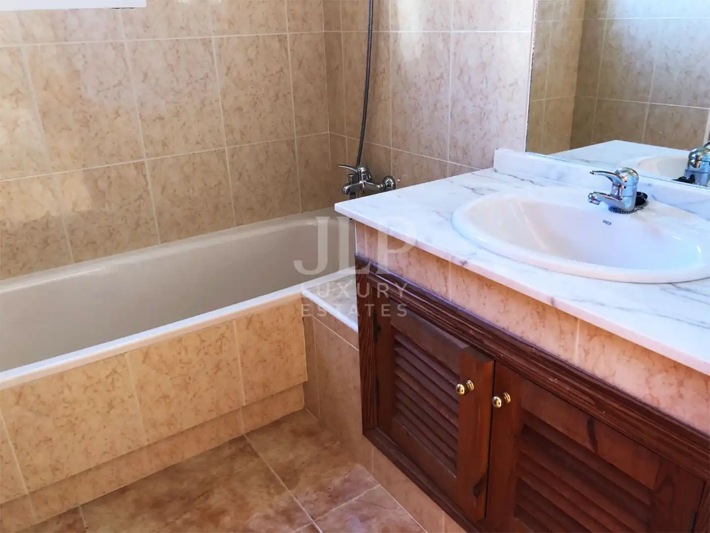Flat for sale in Calle del Castillo, La Manga Club Bathroom of Flat for sale in Cartagena with Private garden, Terrace and Swimming Pool