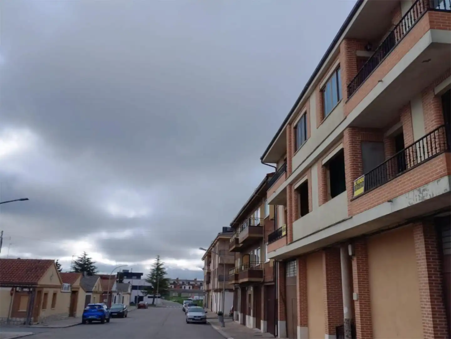 Pis en venda a Calle Ramón Montalvillo, 11, Cuéllar Vista exterior de Pis en venda en Cuéllar amb Calefacció, Parquet i Terrassa