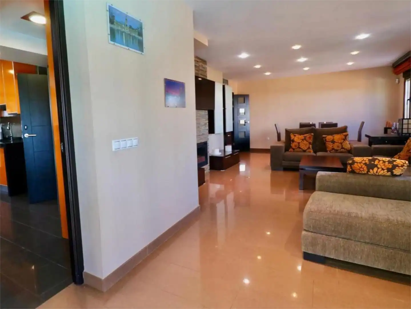 Casa o xalet de lloguer a Monaco, 5, Roche Sala d'estar de Casa o xalet de lloguer en Conil de la Frontera amb Aire condicionat, Jardí privat i Terrassa