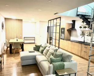 Living room of Duplex to rent in  Madrid Capital  with Air Conditioner, Heating and Parquet flooring