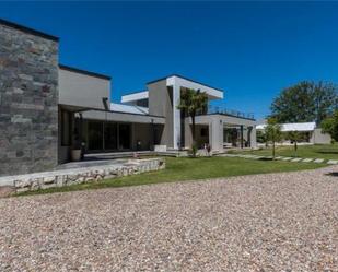Vista exterior de Casa o xalet en venda en El Espinar amb Calefacció, Jardí privat i Terrassa