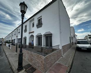 Vista exterior de Casa adosada en venda en Lepe amb Aire condicionat i Terrassa