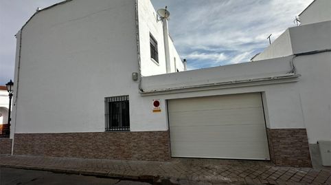 Foto 2 de Casa adosada en venta en Calle Lirio, 2, Lepe, Huelva
