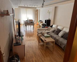 Living room of Flat to rent in Valverde de la Virgen  with Parquet flooring, Oven and Washing machine