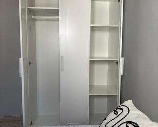 Dormitori de Casa adosada per a compartir en San Juan de Aznalfarache amb Aire condicionat, Calefacció i Terrassa