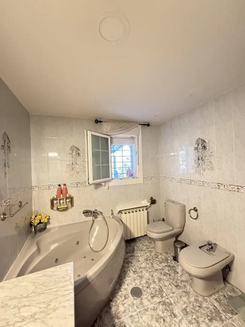 Baño de Casa o chalet en venta en Camarma de Esteruelas con Aire acondicionado, Terraza y Piscina