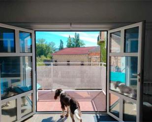 Vista exterior de Casa adosada en venda en Trespaderne amb Calefacció, Terrassa i Traster