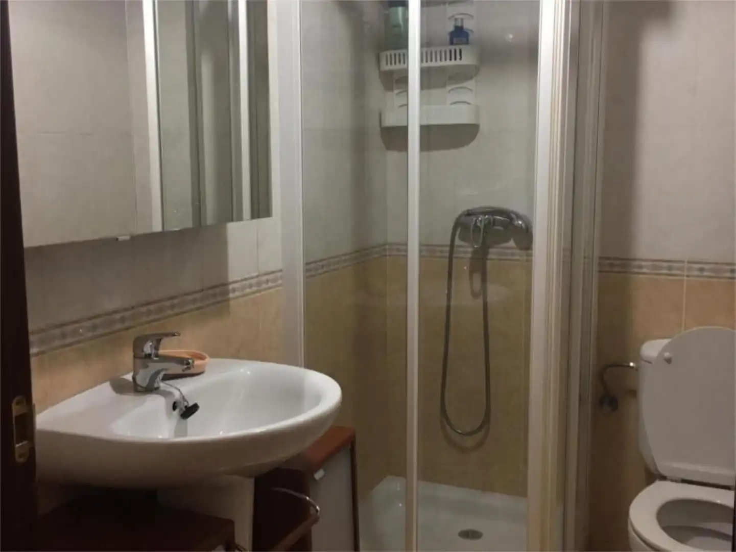Badezimmer von Wohnung zum Verkauf in Villamayor mit Heizung, Parkett und Schwimmbad