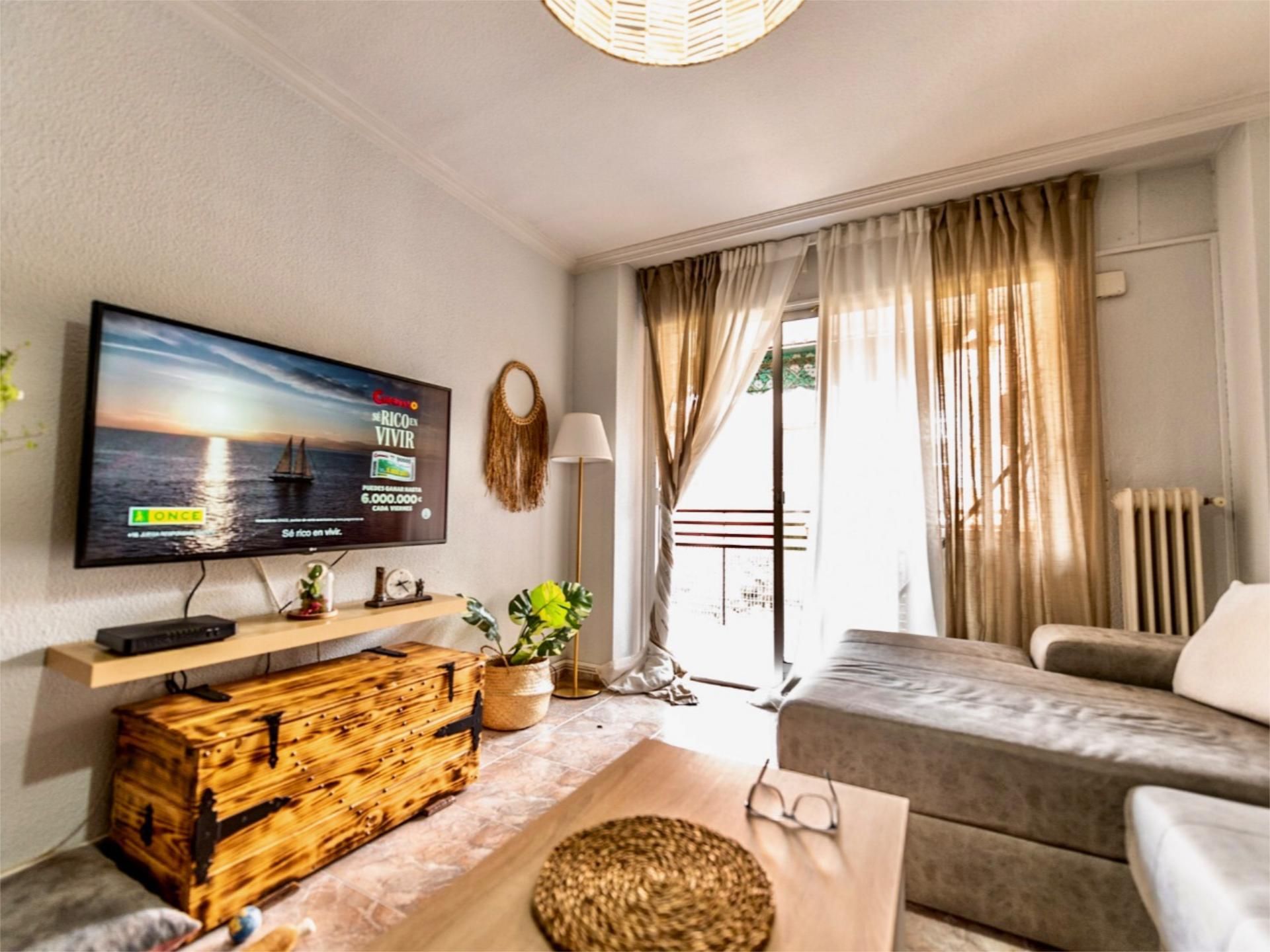 Sala de estar de Piso en venta en  Madrid Capital con Calefacción y Terraza