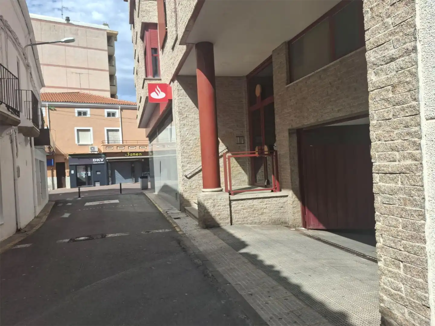 Außenansicht von Büro zum Verkauf in Navalmoral de la Mata