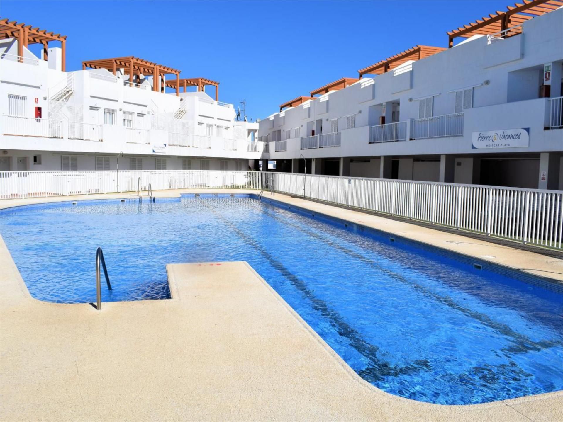 Piscina de Pis de lloguer en Mojácar amb Aire condicionat, Calefacció i Jardí privat