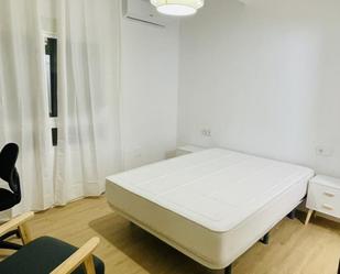 Bedroom of Flat to share in Málaga Capital  with Air Conditioner, Terrace and Furnished