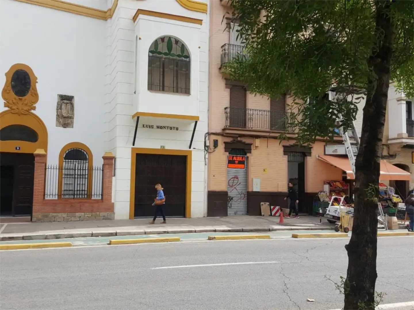 Vista exterior de Local de alquiler en Sevilla