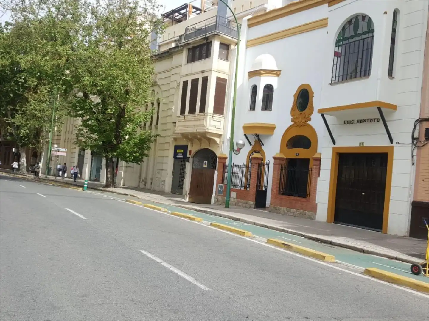 Vista exterior de Local de alquiler en Sevilla