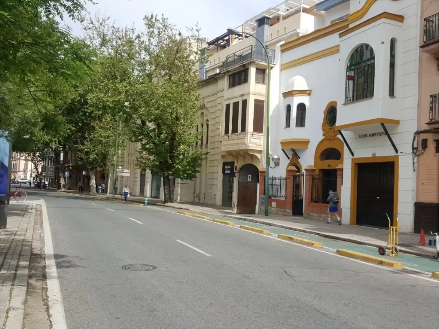 Vista exterior de Local de alquiler en Sevilla