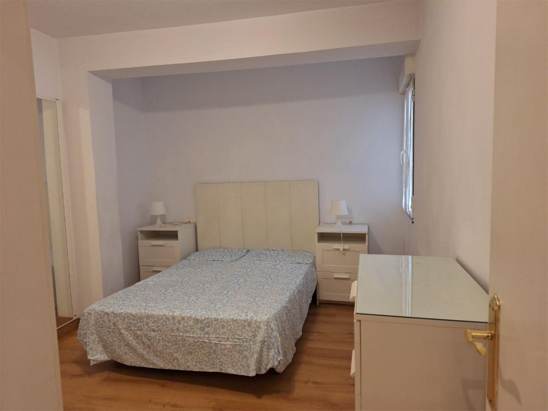 Pis de lloguer a Calle José Cueto, 56, El Carbayedo - El Quirinal