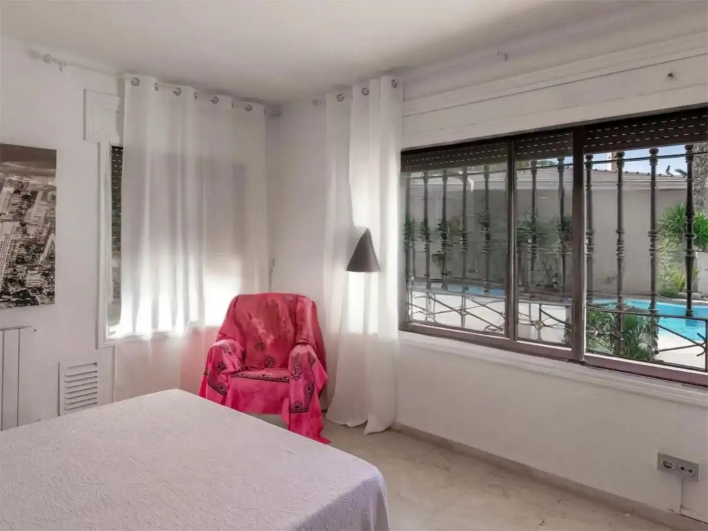 Pis de lloguer a Avenida Entremares, 32, El Sabinar – Urbanizaciones – Las Marinas – Playa Serena Dormitori de Pis de lloguer en Roquetas de Mar amb Aire condicionat, Calefacció i Jardí privat