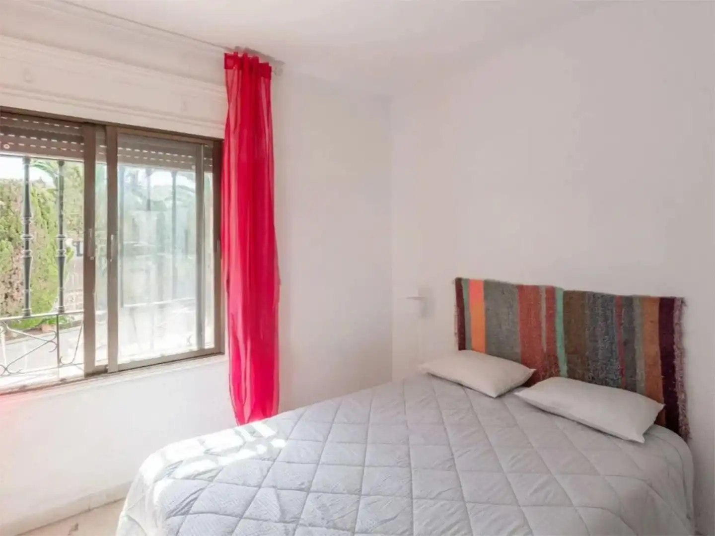 Pis de lloguer a Avenida Entremares, 32, El Sabinar – Urbanizaciones – Las Marinas – Playa Serena Dormitori de Pis de lloguer en Roquetas de Mar amb Aire condicionat, Calefacció i Jardí privat
