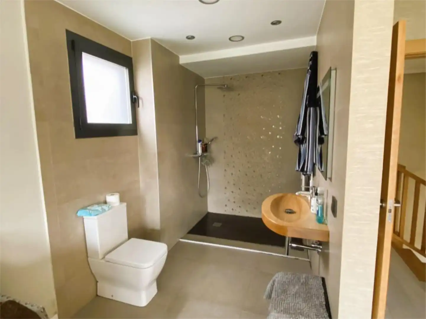 Baño de Casa o chalet en venta en Villalbilla de Burgos con Calefacción, Jardín privado y Parquet