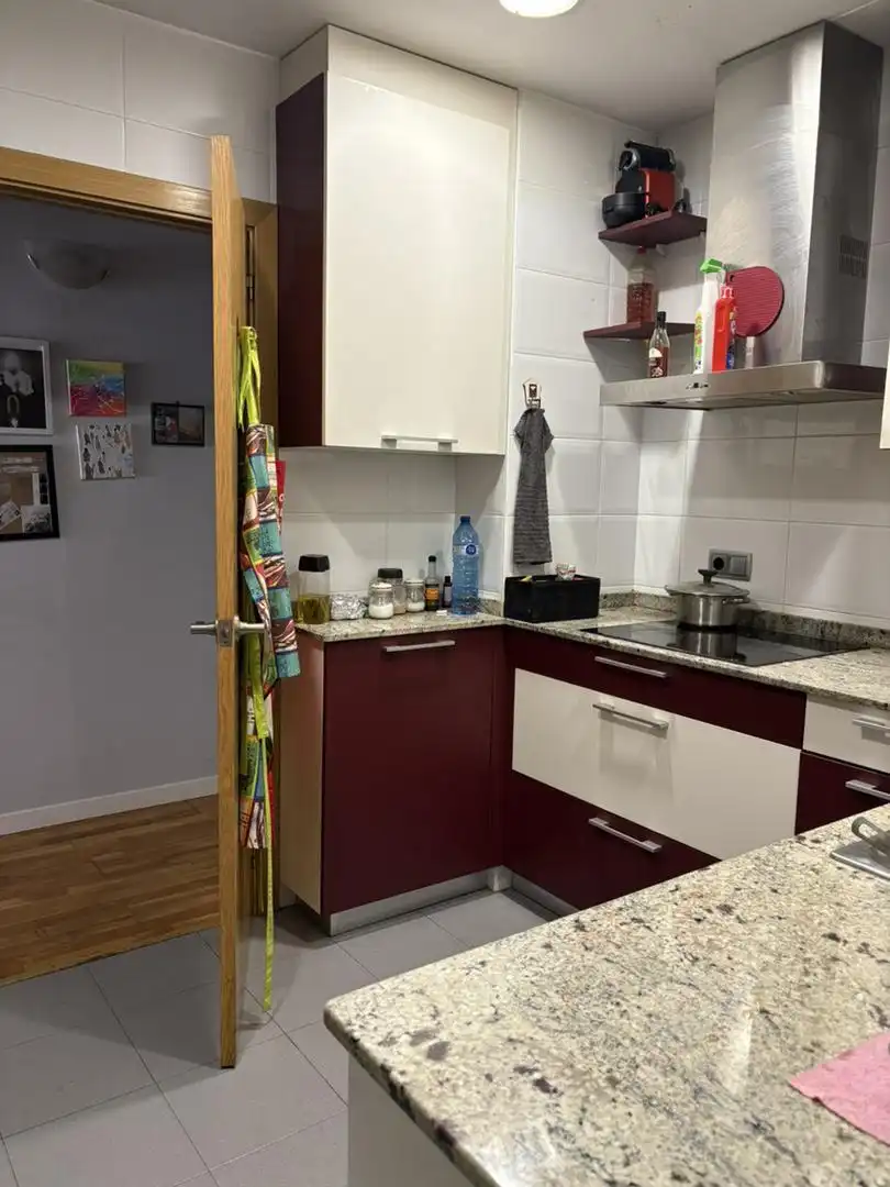 Room in Passeig de la Zona Franca, 258, La Marina del Port Kitchen of Flat for share in Barcelona with Air Conditioner, Heating and Furnished