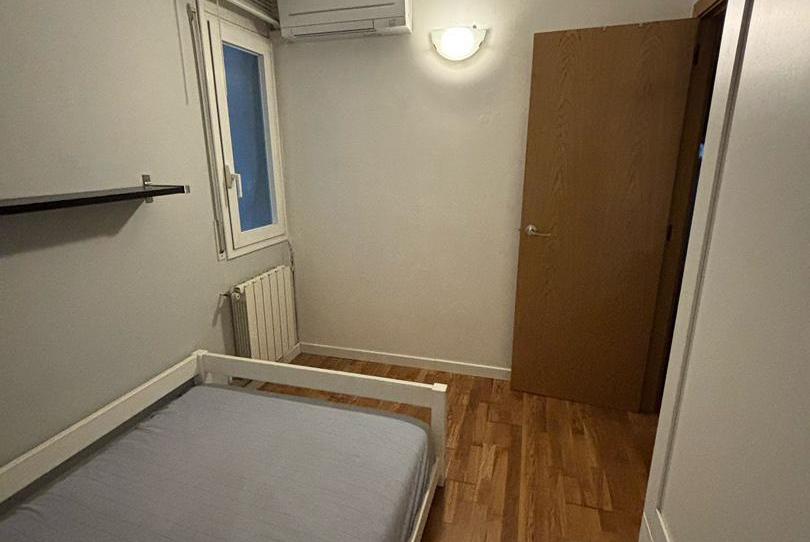 Flat to share in Passeig de la Zona Franca, 258, La Marina del Port, Barcelona - image 1 Photo 1 of Flat to share in Passeig de la Zona Franca, 258, La Marina del Port, Barcelona