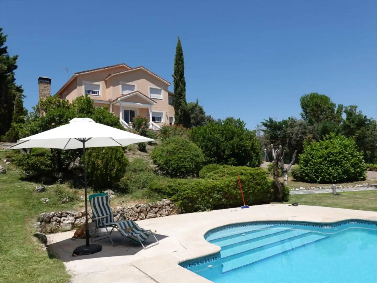 Casa o chalet de alquiler en Ciudalcampo Jardín de Casa o chalet de alquiler en Ciudalcampo