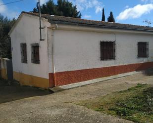 Vista exterior de Planta baixa en venda en Pedrosillo de los Aires amb Jardí privat