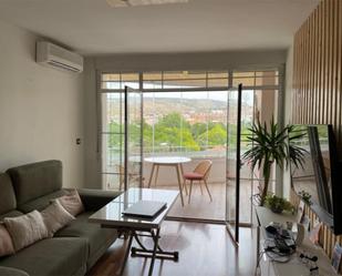 Living room of Flat to rent in  Granada Capital  with Air Conditioner, Terrace and Balcony