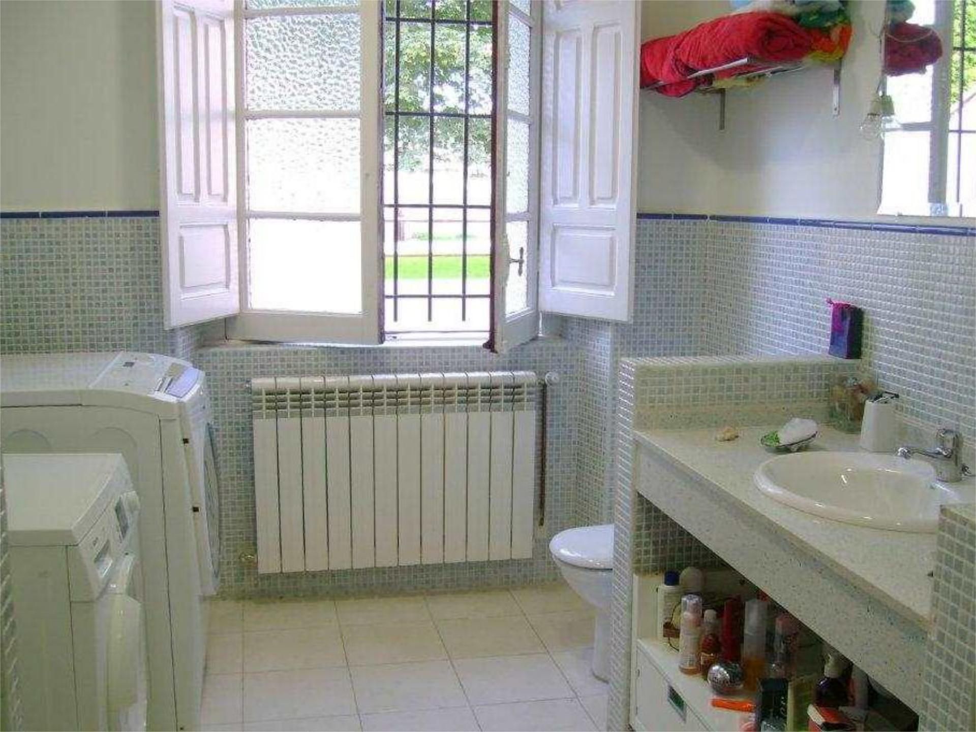 Bany de Casa o xalet en venda en Salas amb Terrassa