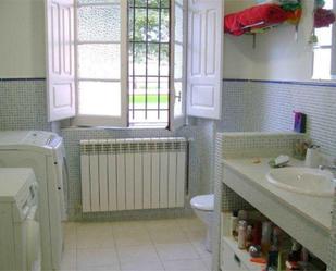 Bathroom of House or chalet for sale in Salas
