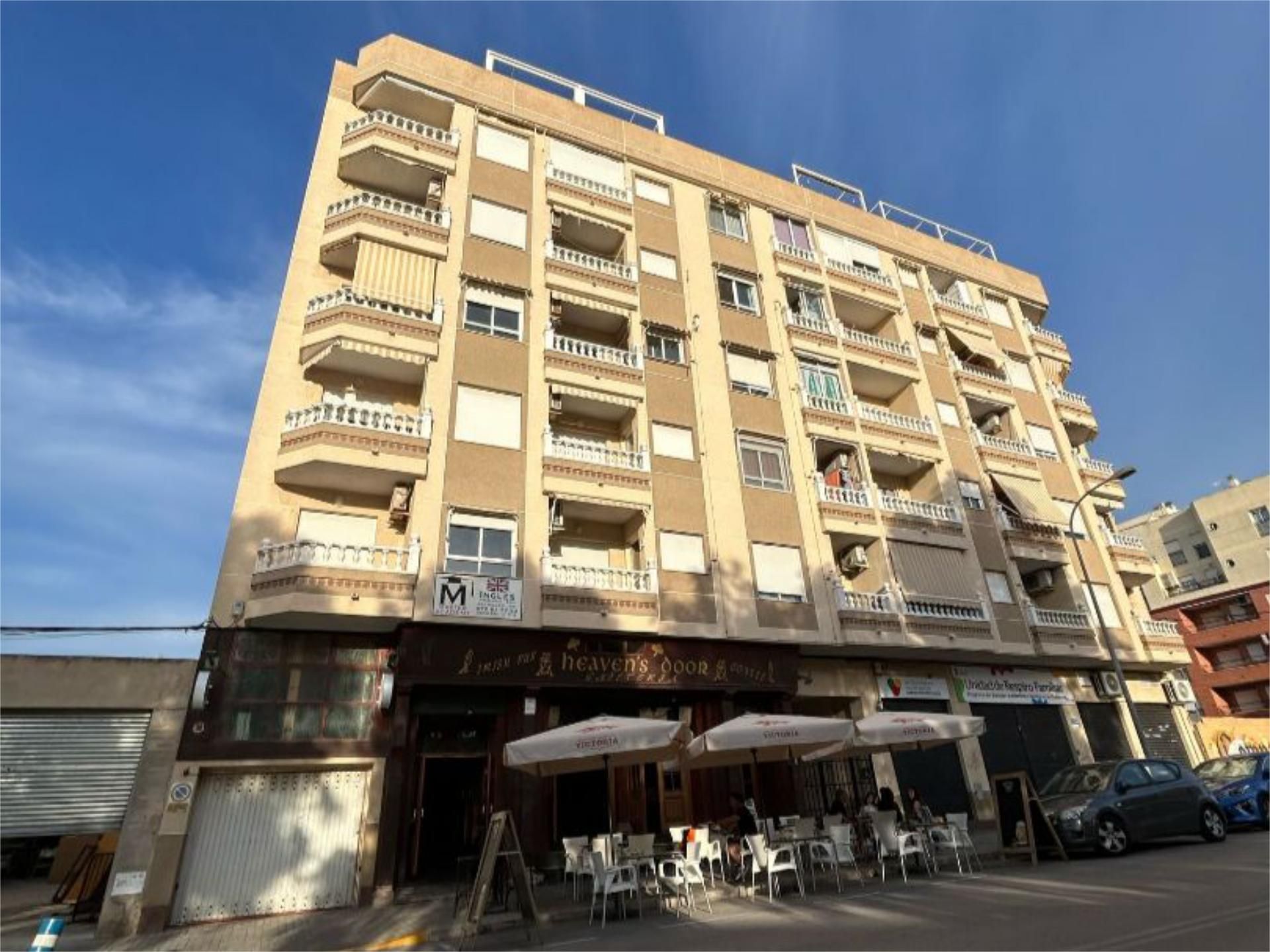Vista exterior de Àtic en venda en Guardamar del Segura amb Aire condicionat, Terrassa i Balcó