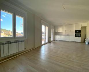 Sala d'estar de Pis en venda en Oliana amb Calefacció, Parquet i Terrassa