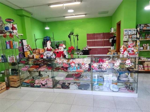 Local comercial en Venta en Avenida de la Constitución, 23 en Casco Urbano