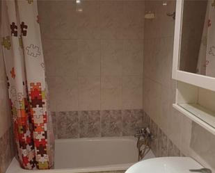 Bathroom of Flat to rent in  Murcia Capital  with Air Conditioner, Heating and Storage room