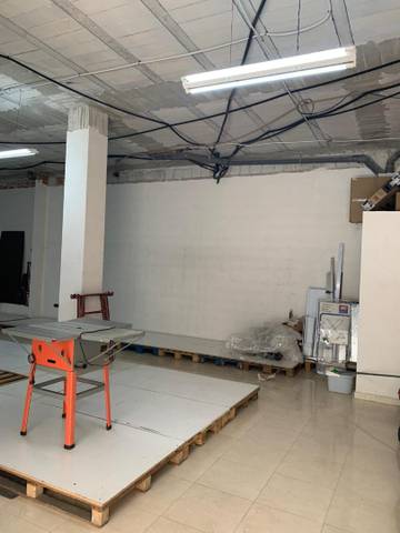 Local comercial en Alquiler en Calle Carmona López, 10 en Baza