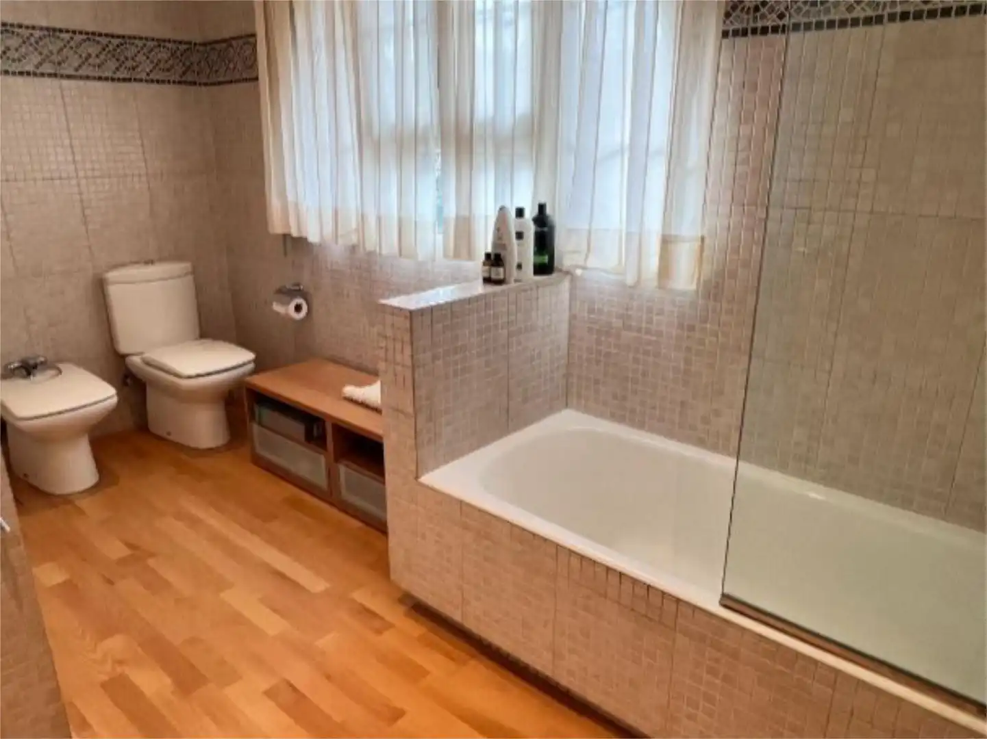 Casa o xalet en venda a Calle Castillo de Aulencia, 10, Villafranca del Castillo Bany de Casa o xalet en venda en Villanueva de la Cañada amb Aire condicionat, Terrassa i Piscina