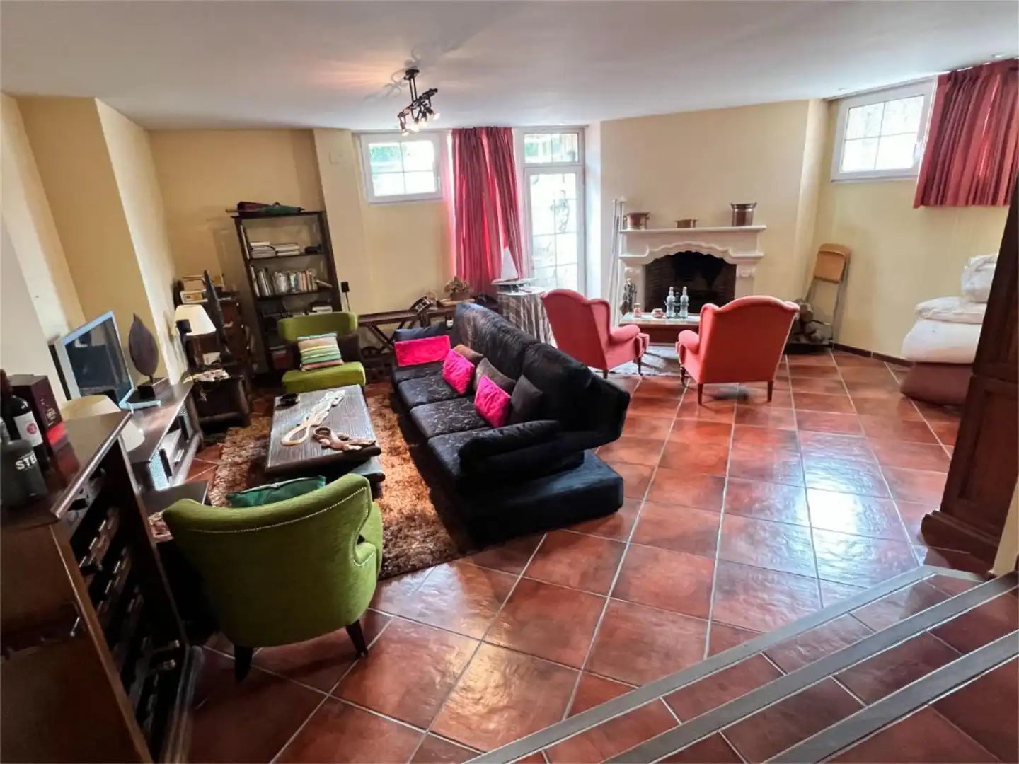 Casa o xalet en venda a Calle Castillo de Aulencia, 10, Villafranca del Castillo Sala d'estar de Casa o xalet en venda en Villanueva de la Cañada amb Aire condicionat, Terrassa i Piscina