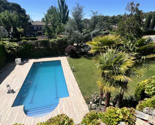 Swimming pool of House or chalet for sale in Villanueva de la Cañada  with Air Conditioner, Terrace and Swimming Pool